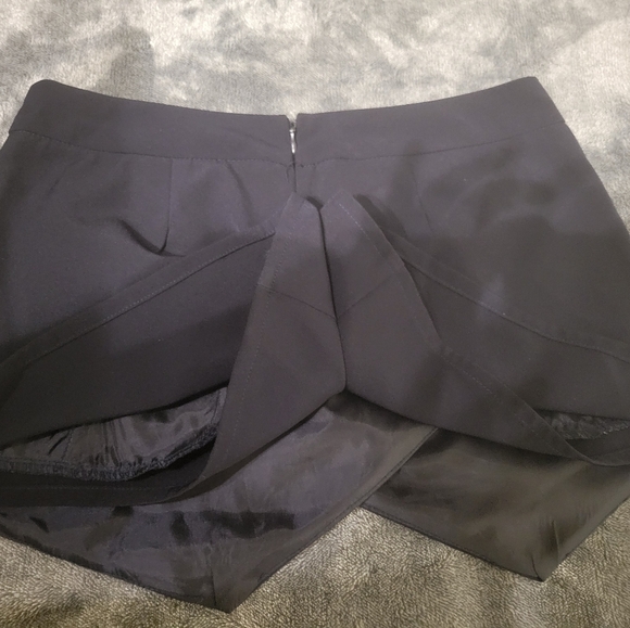 Women's Black Skort - Picture 3 of 4